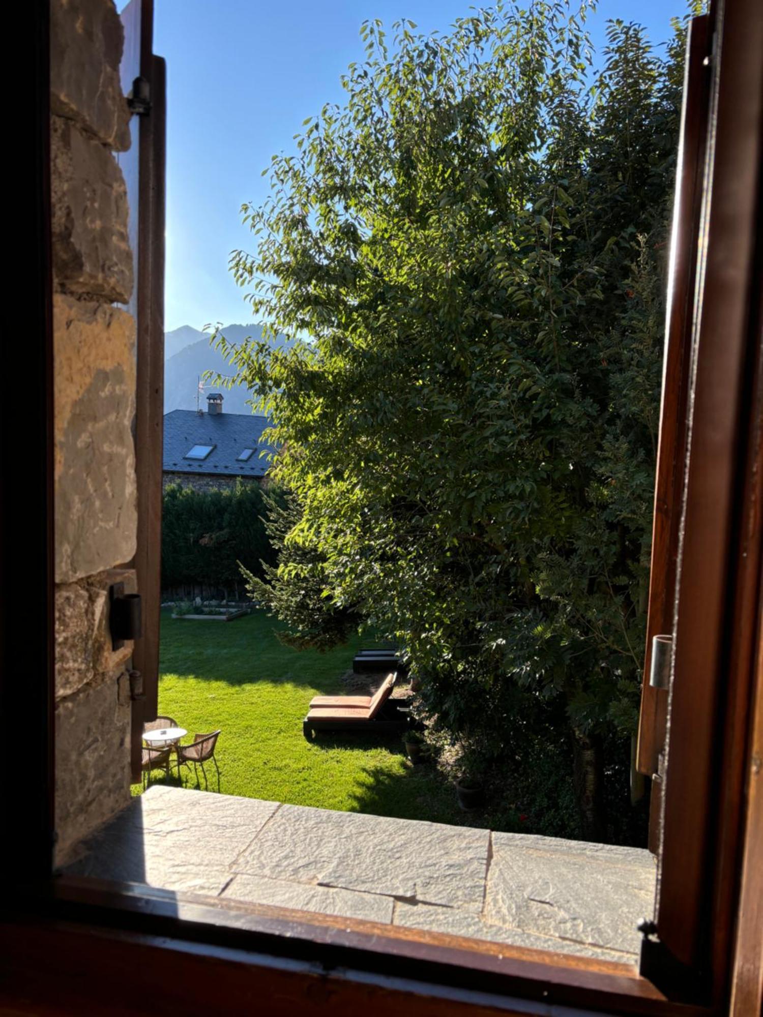El Xalet De Tauell Hotel Rural Extérieur photo
