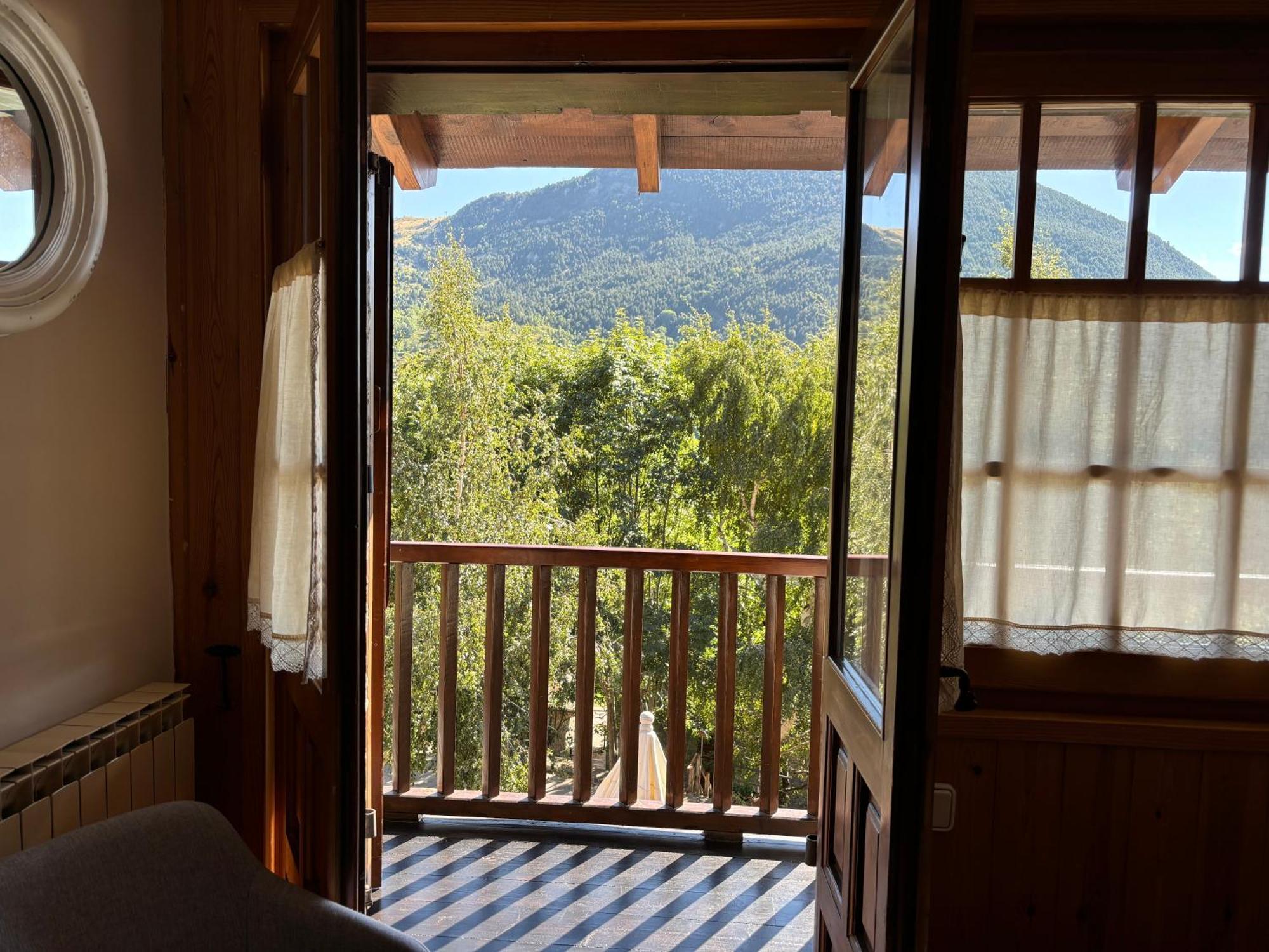 El Xalet De Tauell Hotel Rural Extérieur photo