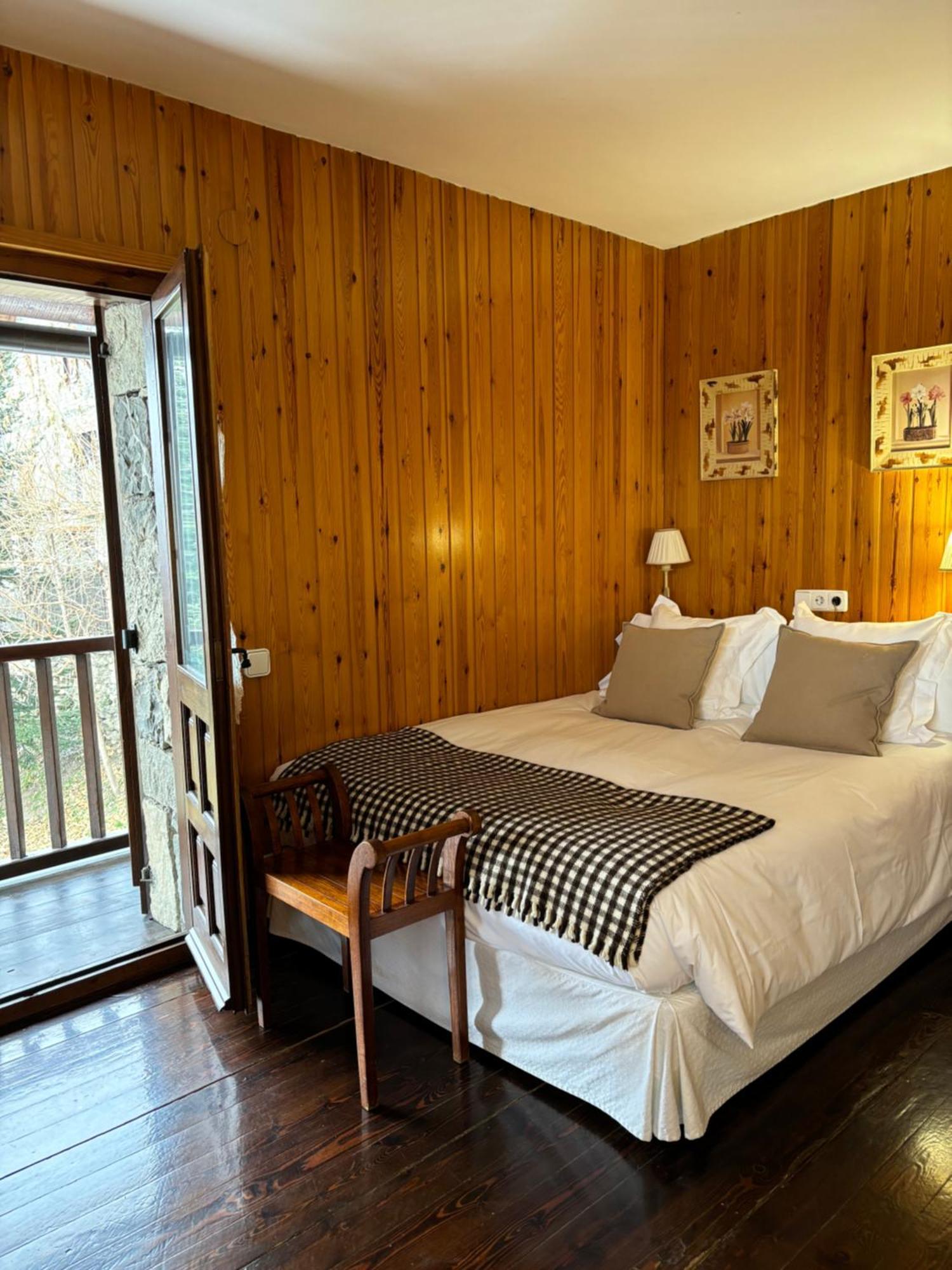 El Xalet De Tauell Hotel Rural Extérieur photo