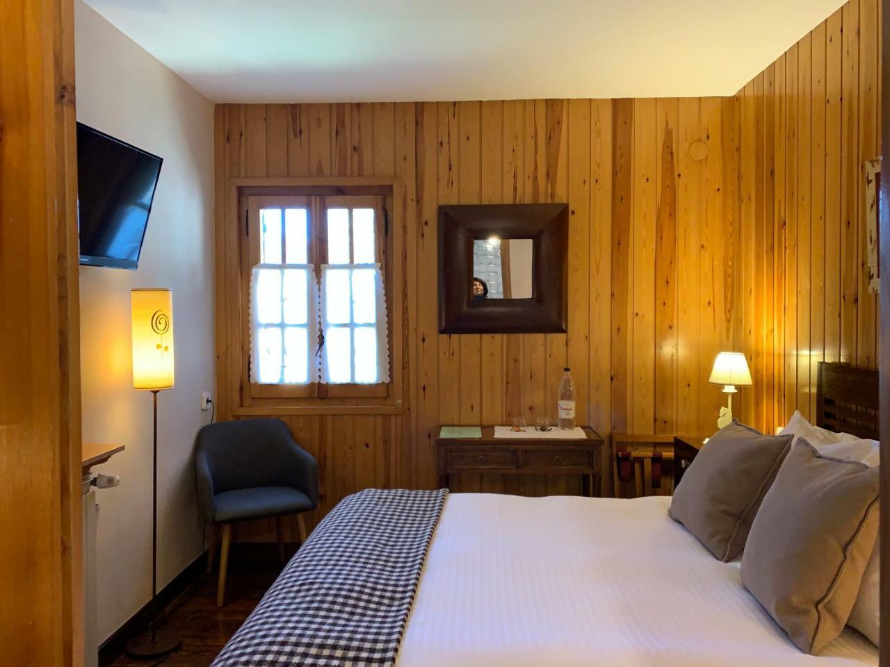 El Xalet De Tauell Hotel Rural Extérieur photo