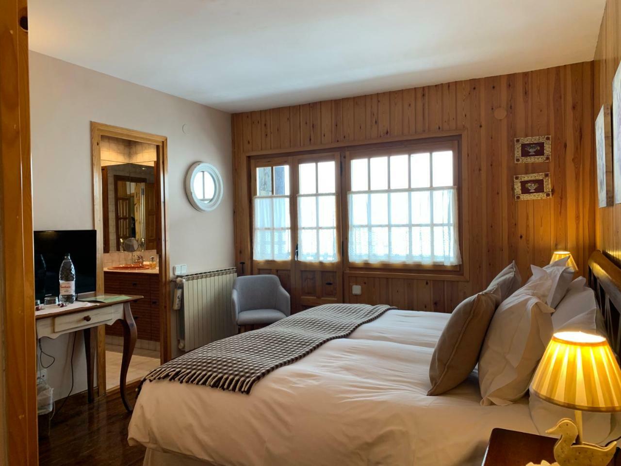 El Xalet De Tauell Hotel Rural Extérieur photo