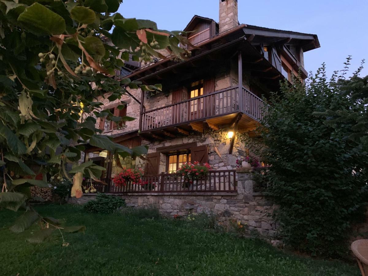El Xalet De Tauell Hotel Rural Extérieur photo